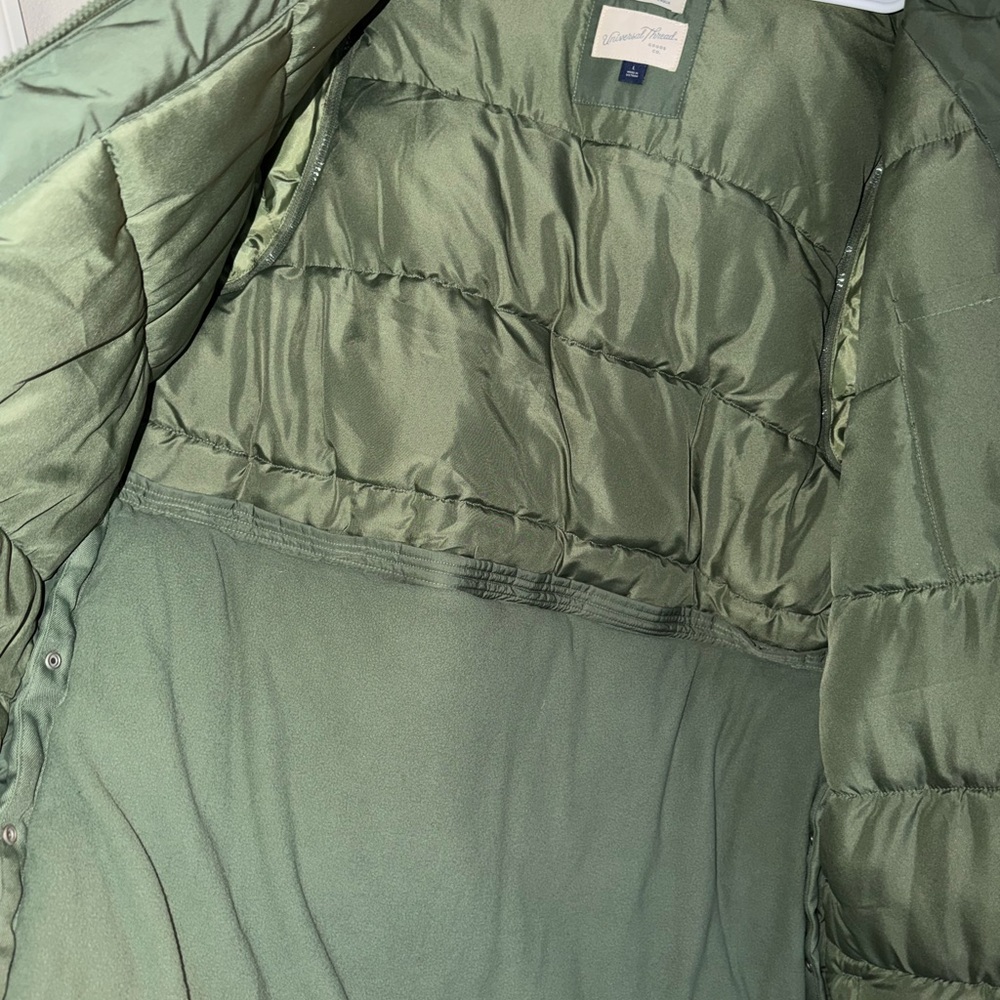 Universal Thread Green Puffer Jacket NWT - image 3
